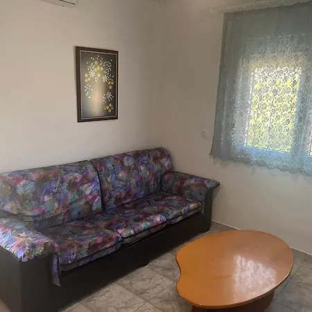 بيت للعطل Karanikola